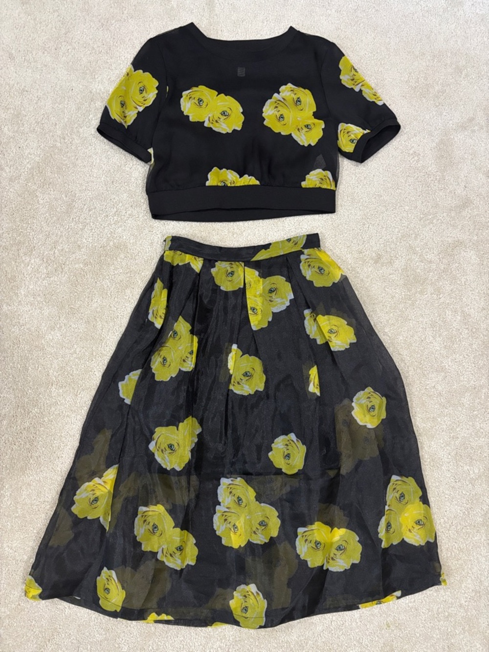 Migaino Unique Floral Art Deco 2 piece skirt set
